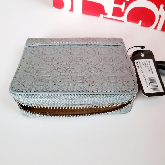 New Guess Wallet - Picture 4 of 6